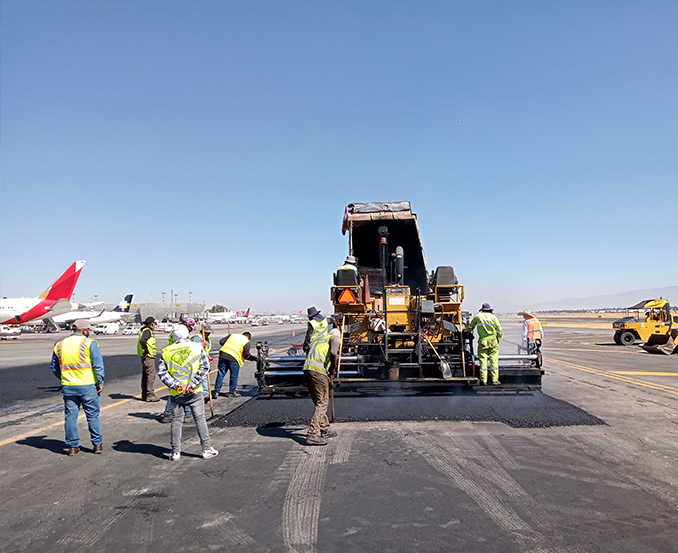 Supervisión de la obra corte y reposición de carpeta asfáltica en el Rodaje Bravo en el Aeropuerto Internacional Benito Juárez, CDMX 2021