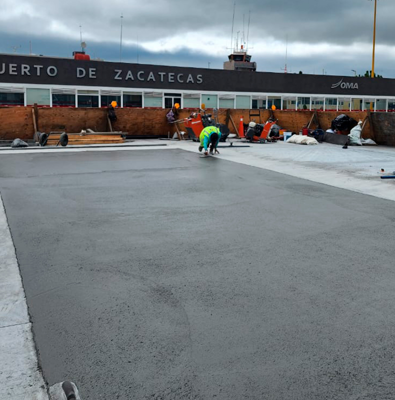 Supervisión y control total de la obraen el aeropuerto de Zacatecas, 2022 (2)